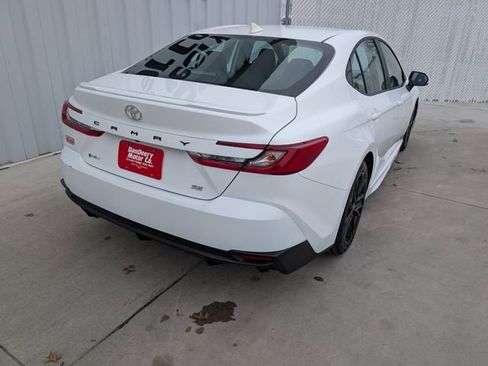 Used 2025 Toyota Camry SE image 27