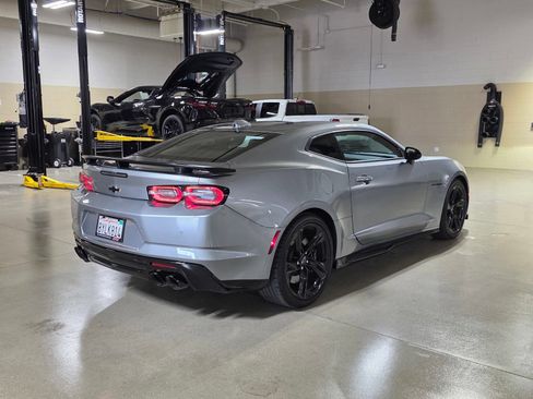 Used 2023 Chevrolet Camaro SS RWD image 7