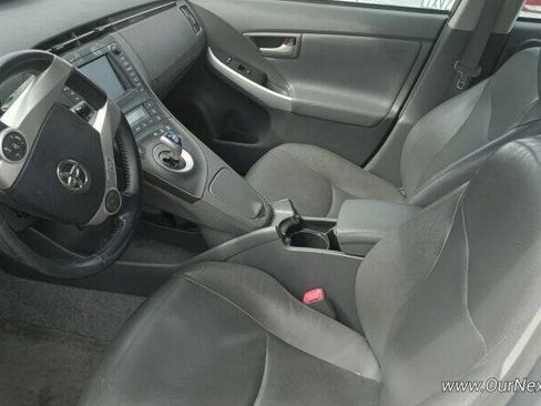 Used 2010 Toyota Prius FWD image 2