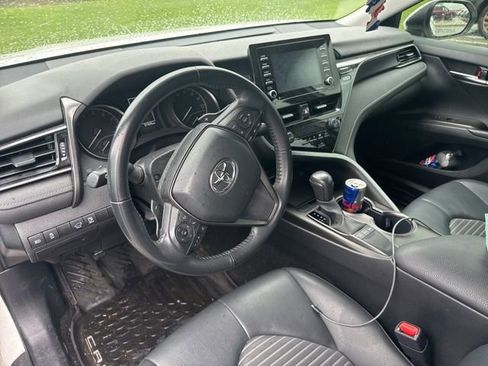 Used 2023 Toyota Camry SE image 4