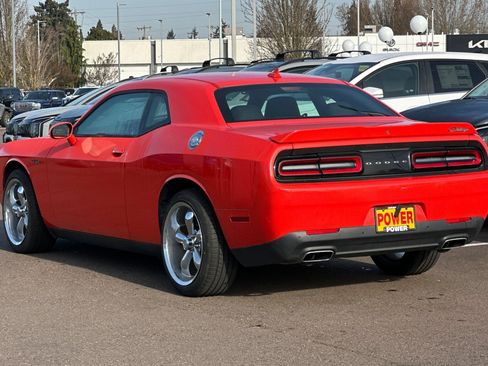 Used 2018 Dodge Challenger SXT Plus image 6