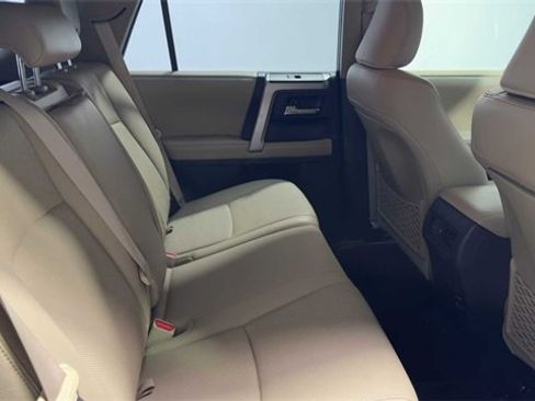 Used 2015 Toyota 4Runner Limited image 14