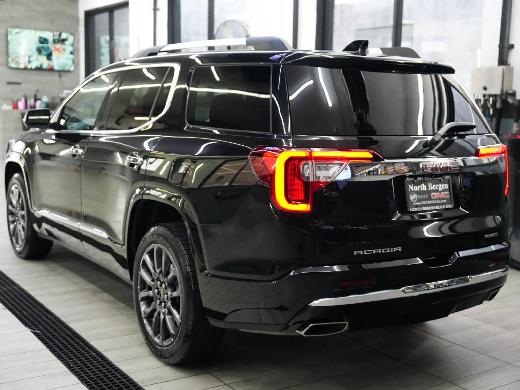 Used 2023 GMC Acadia Denali w/ Black Diamond Edition AWD/4WD image 6