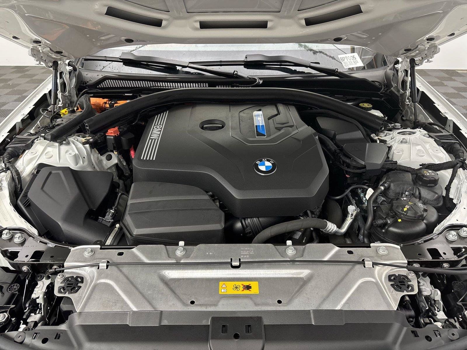 Used 2024 BMW 330e w/ Convenience Package RWD image 20