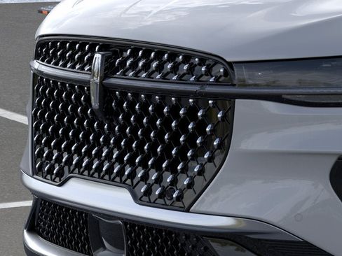 New 2026 Lincoln Nautilus Premier AWD/4WD image 17
