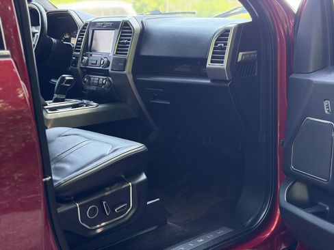 Used 2015 Ford F150 Platinum w/ Equipment Group 701A Luxury AWD/4WD image 12