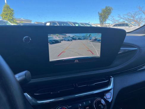 Used 2025 Buick Envista Sport Touring image 24