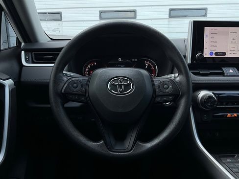 Used 2025 Toyota RAV4 XLE image 33