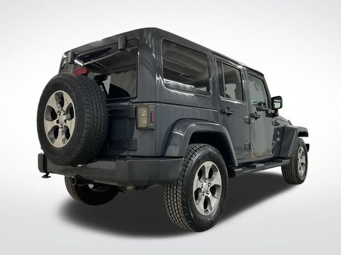 Used 2016 Jeep Wrangler Unlimited Sahara w/ Connectivity Group AWD/4WD image 3