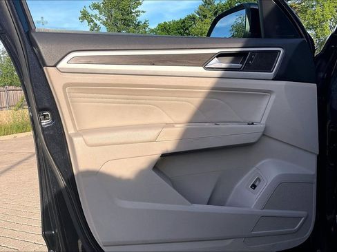 Used 2022 Volkswagen Atlas SE w/ Panoramic Sunroof Package AWD/4WD image 23