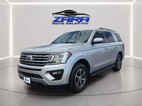 Used 2019 Ford Expedition XLT w/ Equipment Group 201A AWD/4WD image 3