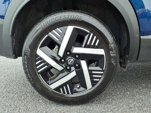 Used 2025 Nissan Kicks SV image 24