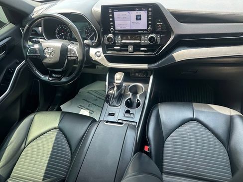 Used 2021 Toyota Highlander XSE FWD image 35