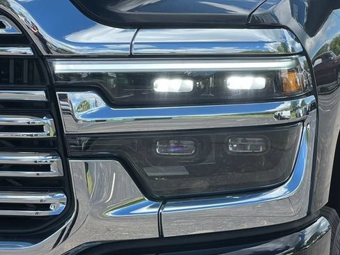 Used 2025 RAM 2500 Laramie AWD/4WD image 52