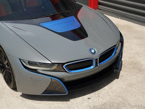 Used 2019 BMW i8 Roadster AWD/4WD image 13
