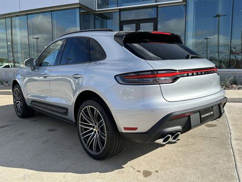 New 2026 Porsche Macan image 3