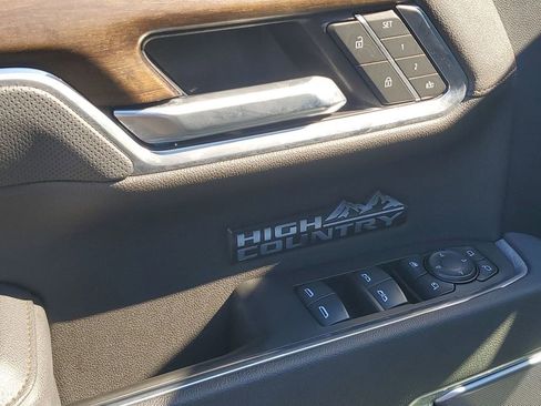 Certified 2025 Chevrolet Silverado 1500 High Country image 46