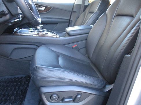 Used 2018 Audi Q7 3.0T Prestige w/ Prestige Package image 24