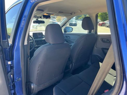 Used 2023 Nissan Rogue S FWD image 11
