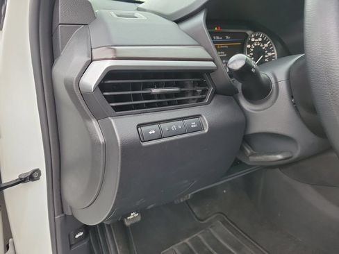 Used 2025 Nissan Altima 2.5 SV FWD image 24