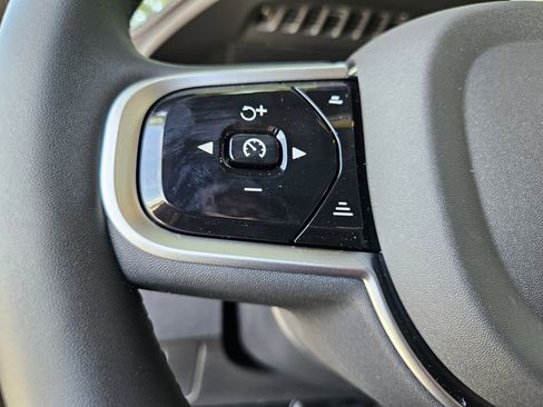 New 2026 Volvo XC90 B6 Plus w/ Protection Package Premier image 33