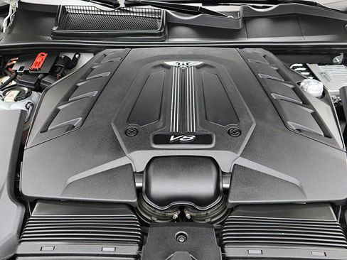 Used 2019 Bentley Bentayga image 28