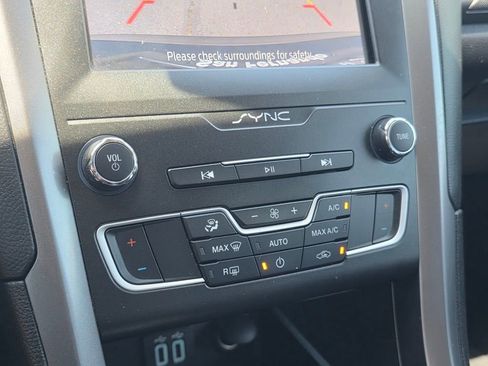 Used 2020 Ford Fusion SE FWD image 27