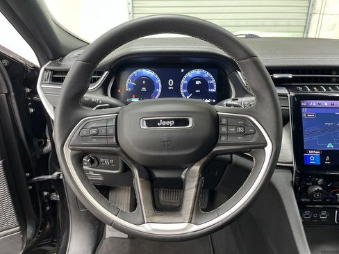 Used 2024 Jeep Grand Cherokee L Limited w/ Luxury Tech Group II AWD/4WD image 18