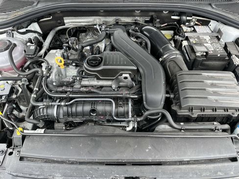 Used 2025 Volkswagen Jetta SE image 11