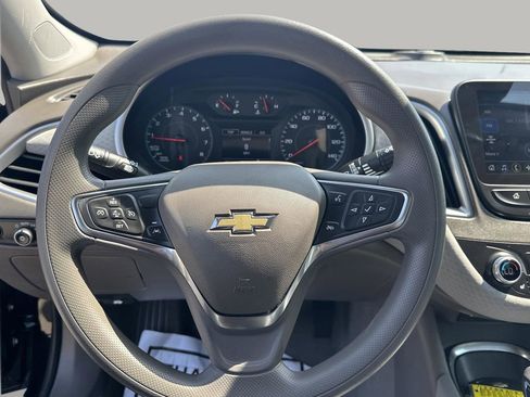 Used 2025 Chevrolet Malibu LT FWD image 15