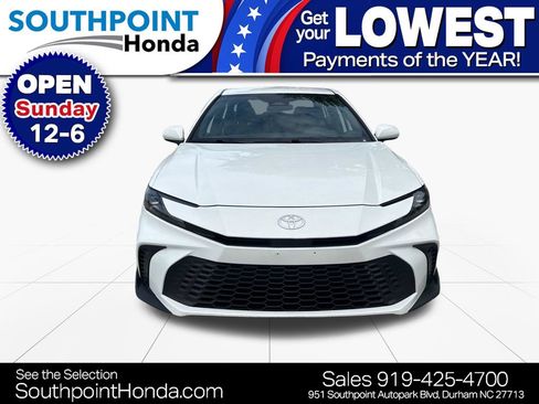 Used 2025 Toyota Camry SE FWD image 2