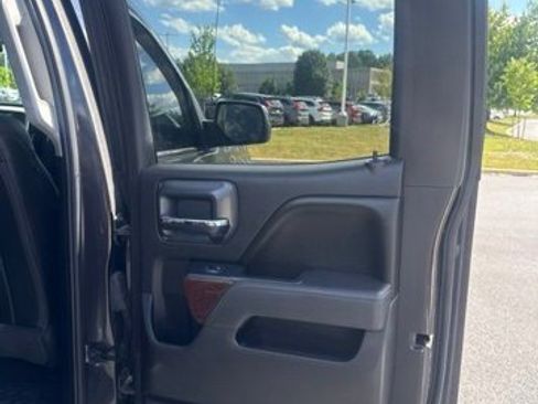 Used 2016 GMC Sierra 1500 SLT w/ SLT Preferred Package AWD/4WD image 16