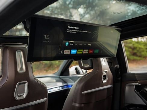 Used 2024 BMW i7 eDrive50 w/ M Sport Package image 2