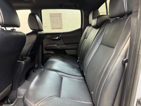 Used 2021 Toyota Tacoma TRD Off-Road w/ TRD Premium Off Road Package image 16