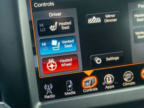 Used 2015 RAM 1500 Laramie w/ Convenience Group image 19