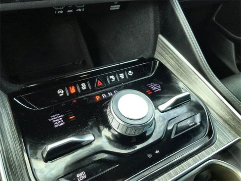 Used 2023 Jeep Wagoneer Series III w/ Preferred Equipment Group image 20