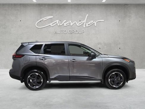 Used 2024 Nissan Rogue SV image 17