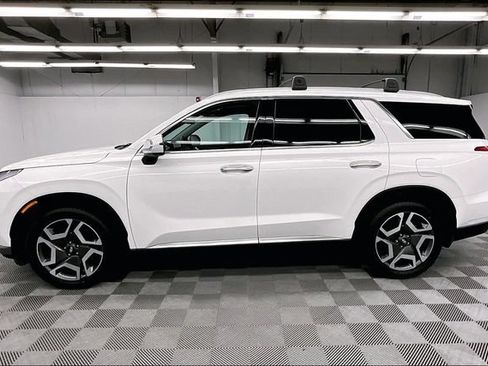 Used 2023 Hyundai Palisade Limited FWD image 13