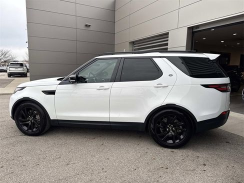 Certified 2018 Land Rover Discovery HSE image 4