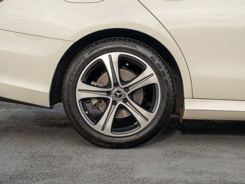 Certified 2018 Mercedes-Benz E 300 4MATIC image 14