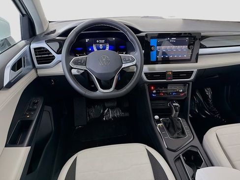 New 2026 Volkswagen Taos SE FWD image 22
