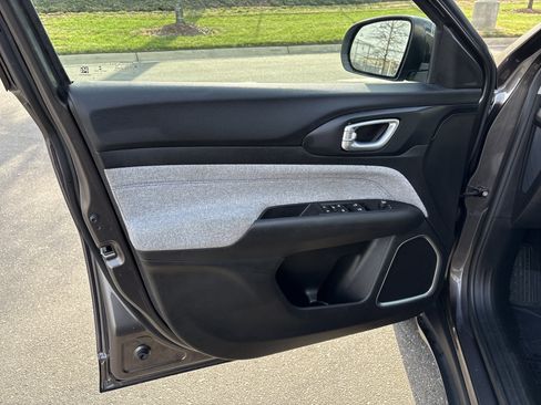 Certified 2022 Jeep Compass Latitude w/ Convenience Group image 14