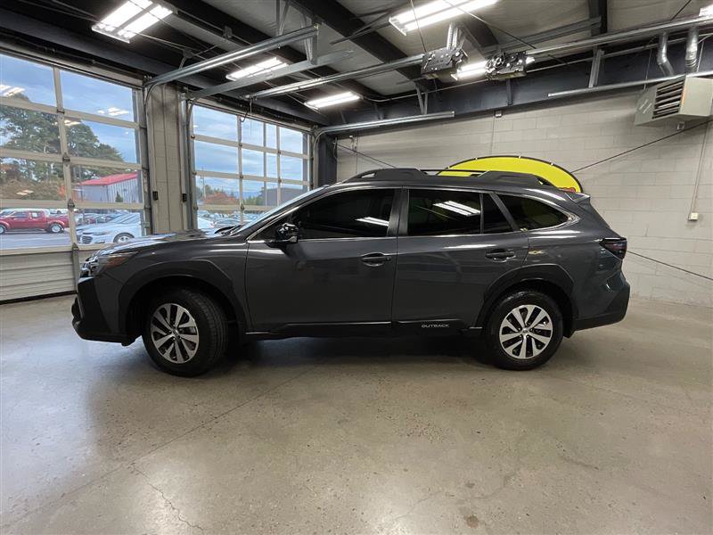 Used 2023 Subaru Outback Premium w/ Popular Package #1 AWD/4WD image 2