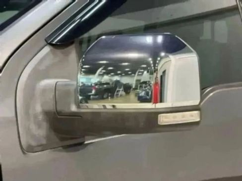 Used 2015 Ford F150 Lariat image 41