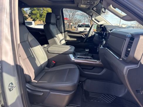 Used 2024 Chevrolet Silverado 1500 LT Trail Boss w/ LT Trail Boss Premium Package image 16