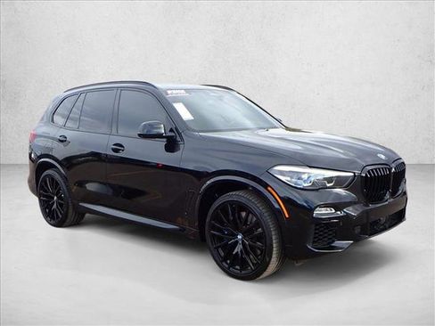 Used 2021 BMW X5 M50i image 6