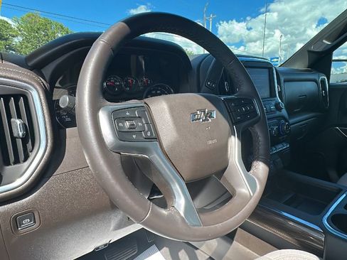 Used 2022 Chevrolet Silverado 1500 RST image 12