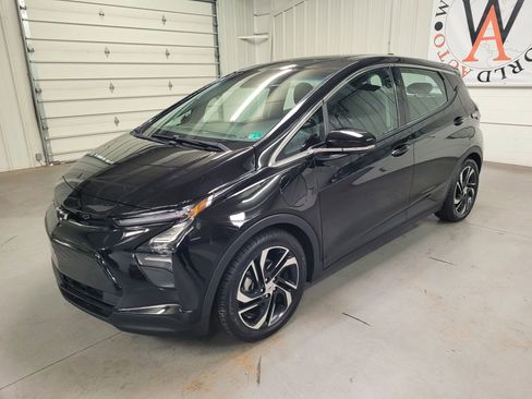 Used 2023 Chevrolet Bolt LT image 2