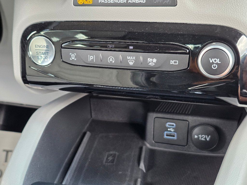 Certified 2023 Ford Escape Platinum w/ Premium Technology Package AWD/4WD image 5