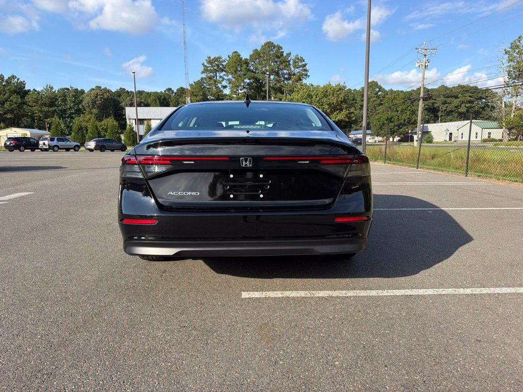 Certified 2023 Honda Accord EX image 6